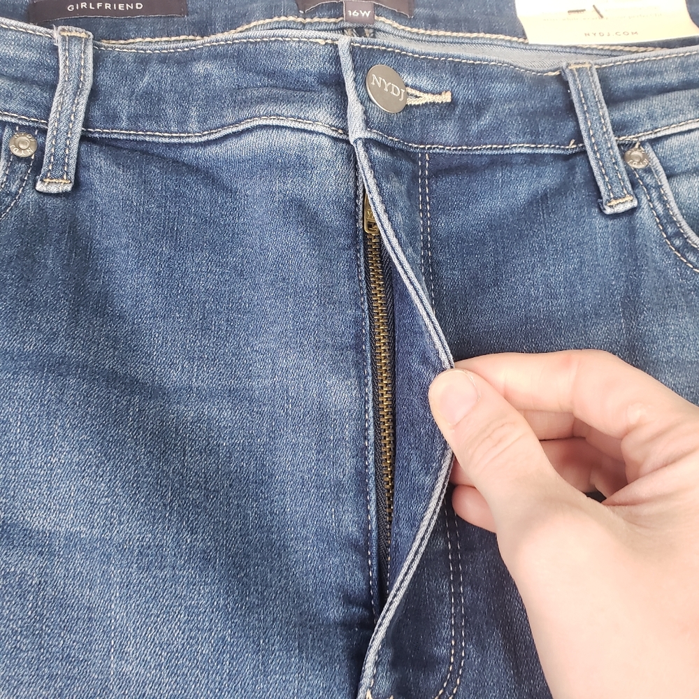 NYDJ Girlfriend Jeans Plus Size Capri's Denim 16W NEW Lovesick Medium Wash - Picture 7 of 12